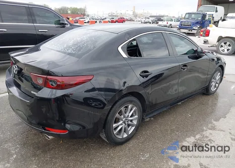 2021 Mazda Mazda3 2.5 S z USA, uszkodzony, nr VIN 3MZBPAAL6MM206801